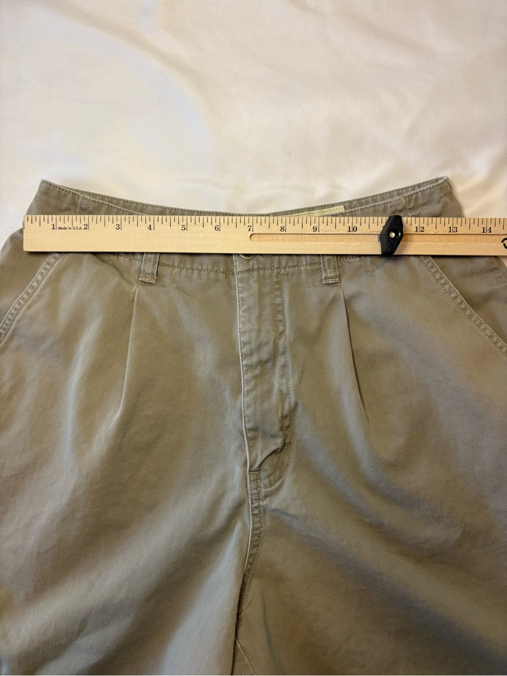 Eddie‎ Bauer Women's Khaki Flat-Front Shorts - Picture 5 of 8